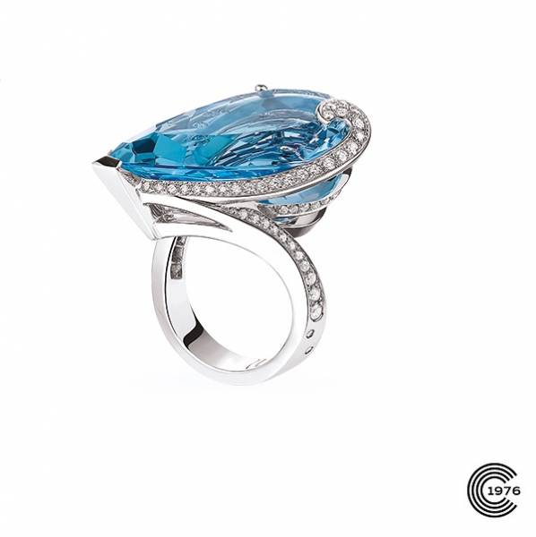 Bague montée avec une aigue marine et diamants